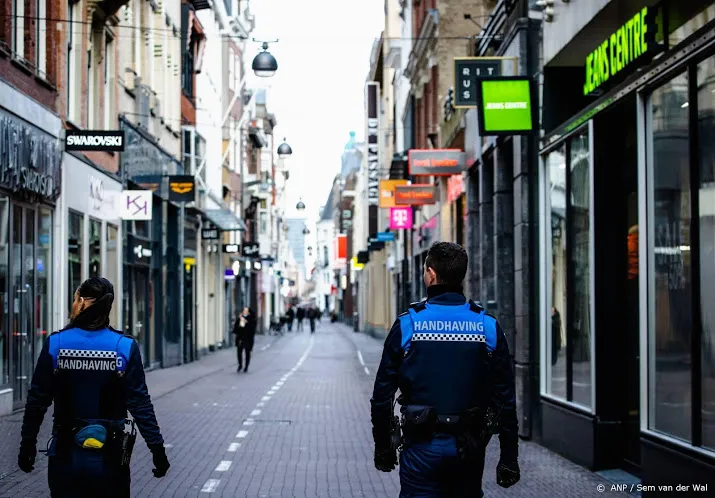 boas moeten samen met politie de straat op bij avondklok
