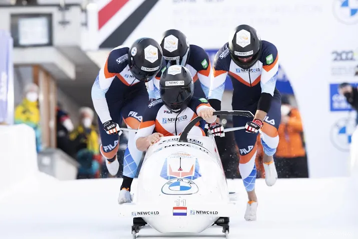 bobsleeers in achterhoede bij eerste trainingen viermansbob