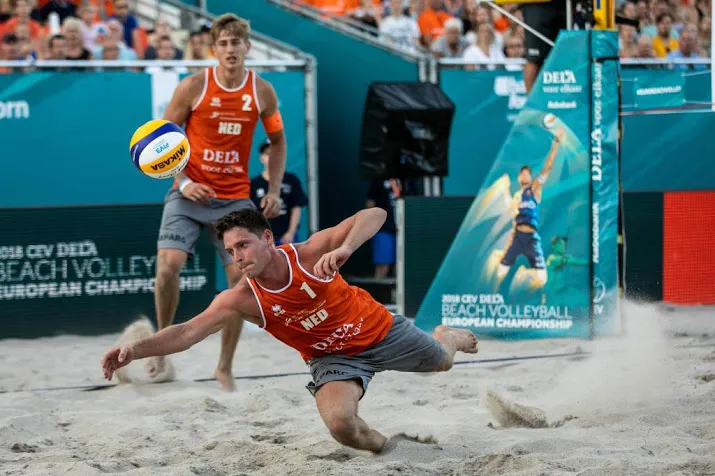boehle en van de velde verder op ek beach