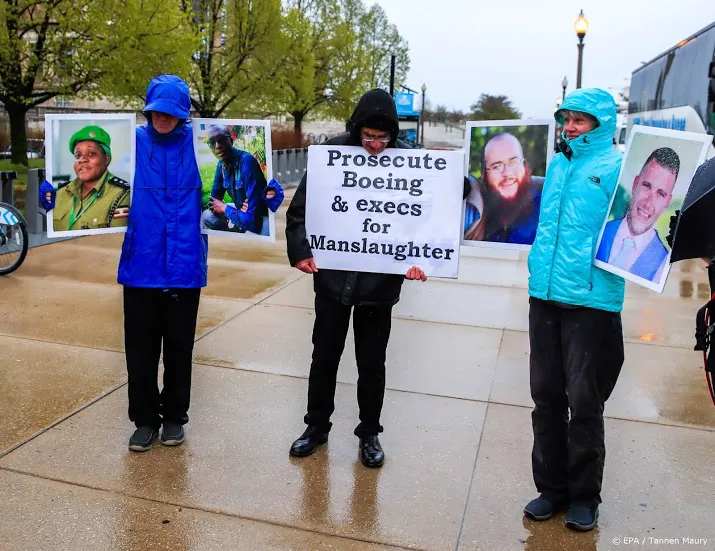 boeing staat families bij na 737 max rampen