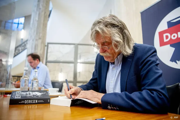 boek over johan derksen direct aan kop in bestseller 60