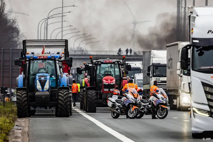 boeren blokkeren grensovergang van maastricht naar luik