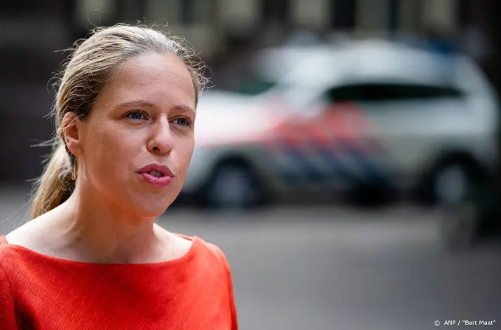 boeren in heel het land doen aangifte tegen minister schouten