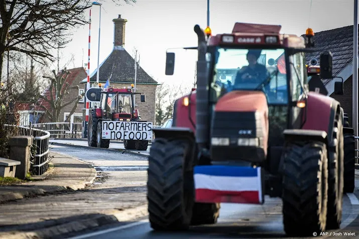 boeren maken zich op voor demonstratie in haags zuiderpark