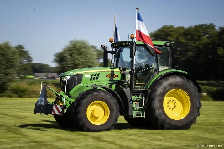 boeren roepen op om kentekens van trekker te halen