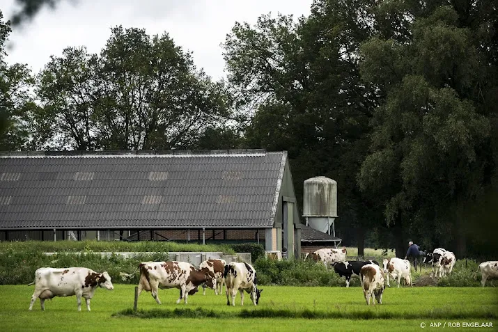 boeren trekken massaal naar gelderse vallei voor stikstofprotest