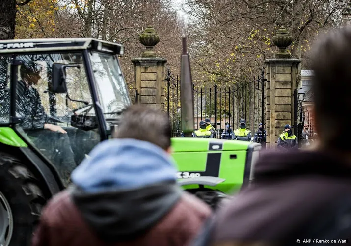 boeren voeren actie in den haag en provinciehoofdsteden