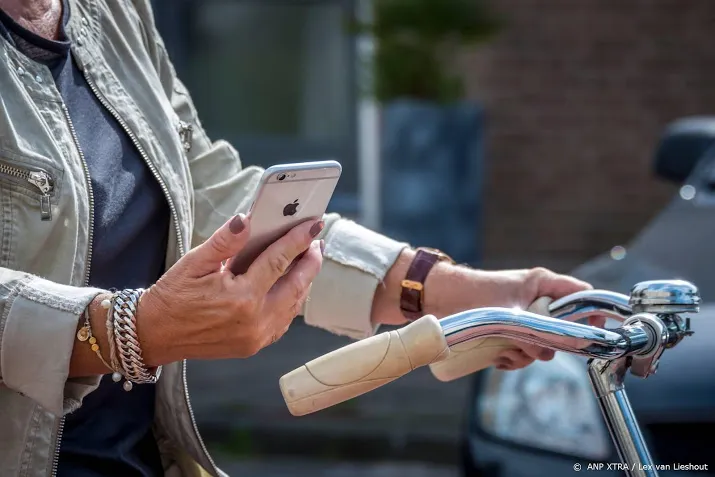 boete voor appen op fiets wordt 95 euro