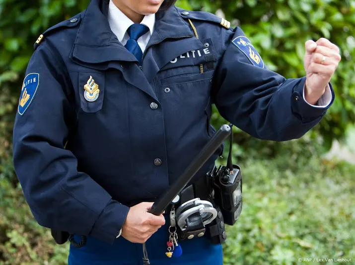 boetes geeist tegen agenten wegens geweld