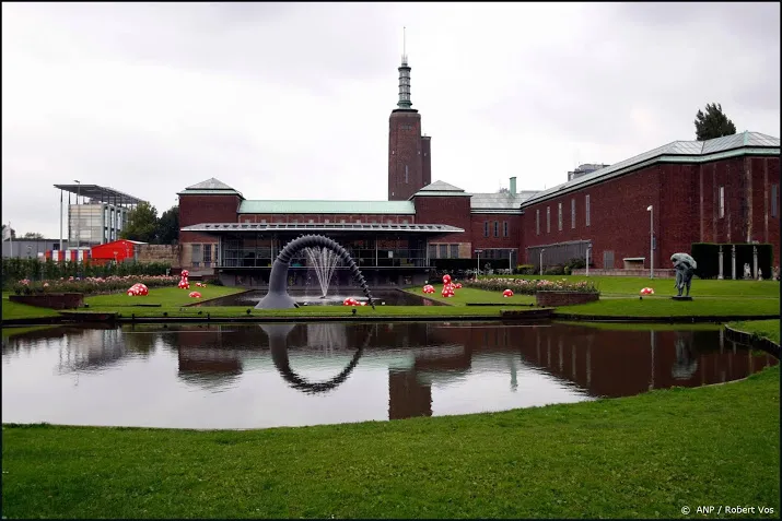 boijmans krijgt buste van koenigs