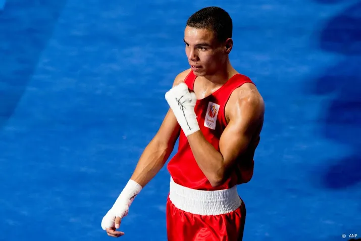 bokser lacruz overtuigend naar tweede ronde in londen