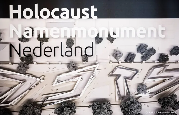 bomen mogen nog niet om voor namenmonument