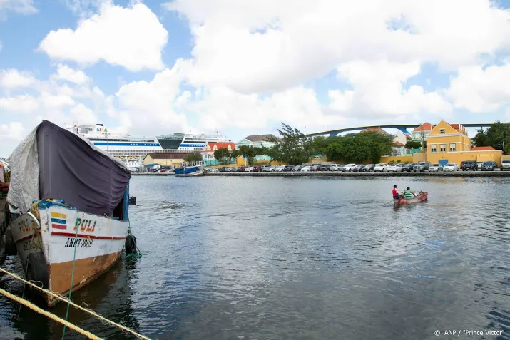 bonaire laat geen passagiers uit sint maarten meer toe