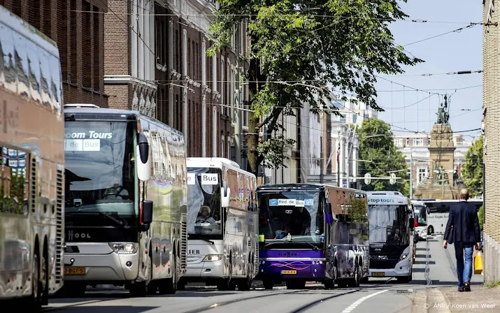 bonden manifestatie werknemers touringcarbedrijven op 26 oktober