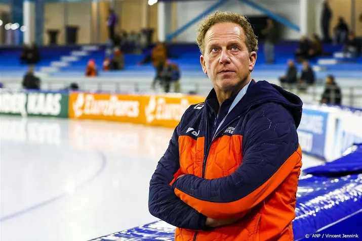 bondscoach ritsma leeft mee met schaatssters na diskwalificatie