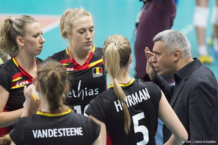 bondscoach volleybalsters belgie in beroep tegen jaar schorsing