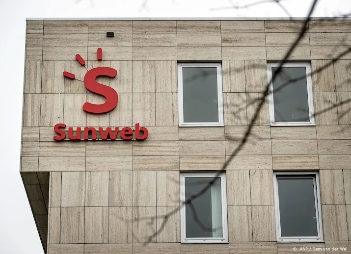 boos sunweb wil schade drukte schiphol claimen bij luchthaven