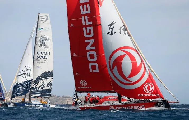 boot van brouwer wint havenrace