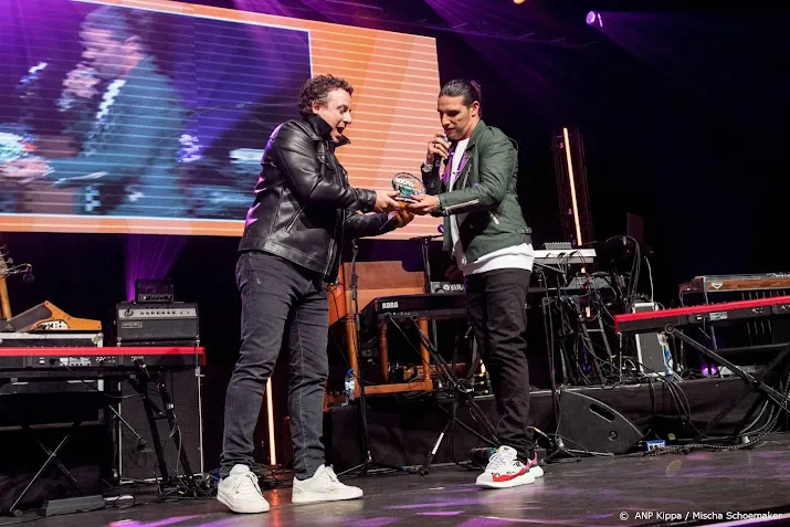 borsato en ali b ook niet meer bij talpa radiozenders te horen