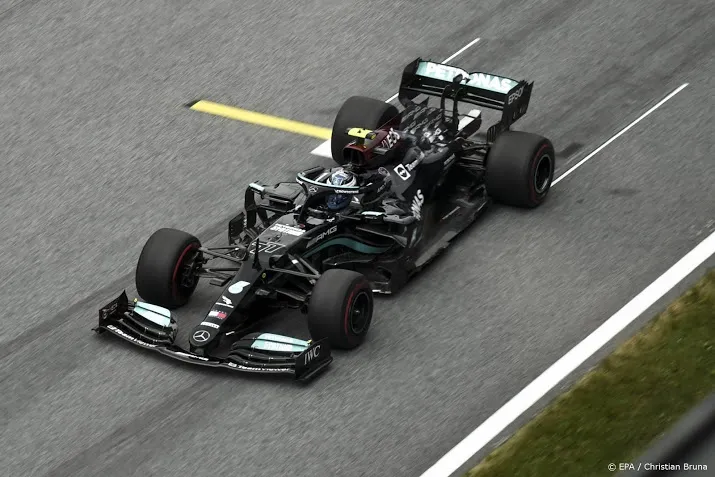 bottas drie plekken teruggezet in grote prijs van stiermarken