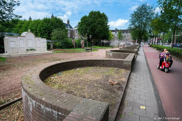 bouw namenmonument amsterdam mag beginnen
