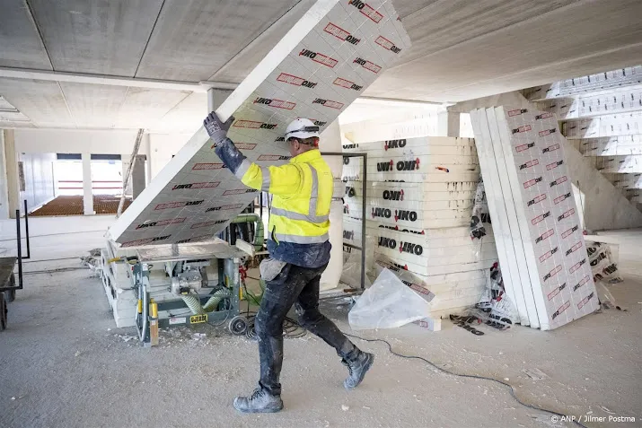 bouwvakkers in actie voor regeling vervroegd stoppen