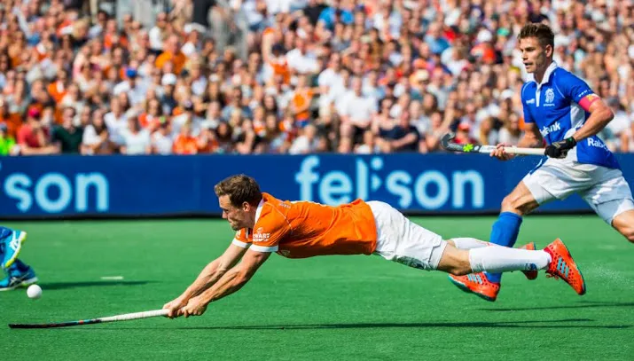 bovendeert alsnog in champions trophy