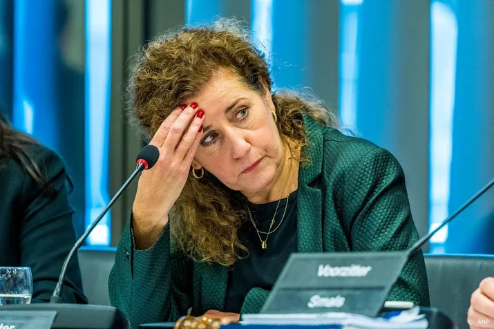 boze minister verdedigt belaagde rekenaars rivm