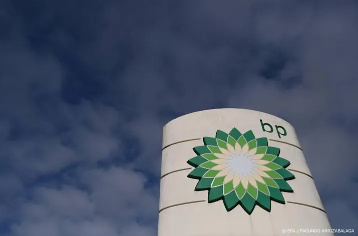 bp sluit sommige britse pompstations vanwege chauffeurstekort