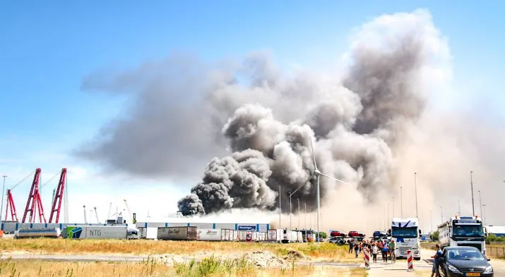 brand bedrijventerrein ritthem onder controle