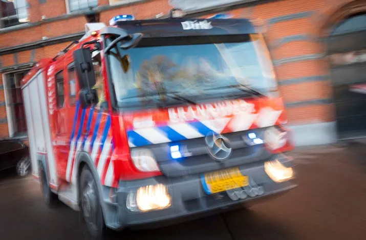 brand bij recyclebedrijf kunstgrasmatten