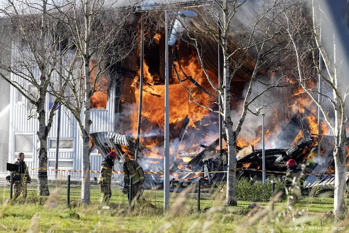 brand in appartementencomplex amsterdam onder controle