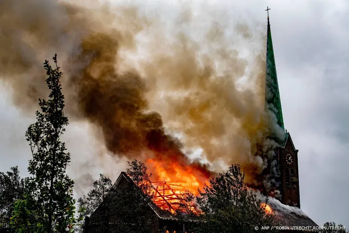 brand in kerk hoogmade