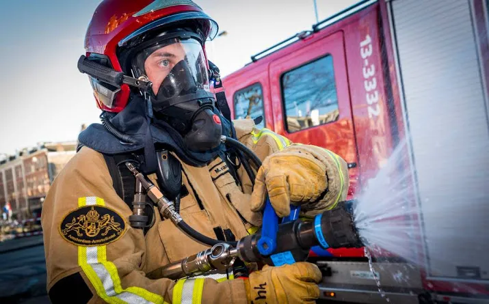 brand in trein op station etten leur