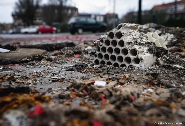 brandhulpverlener deze jaarwisseling weer meer vuurwerkschade