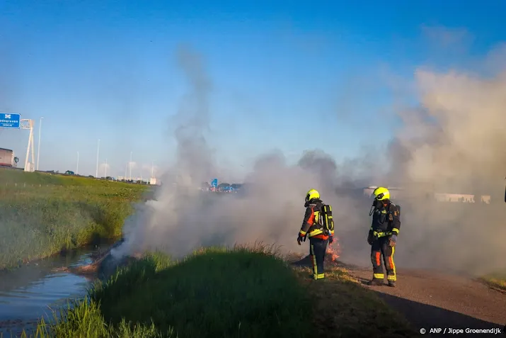 brandweer noemt protestbranden gevaarlijk voor iedereen