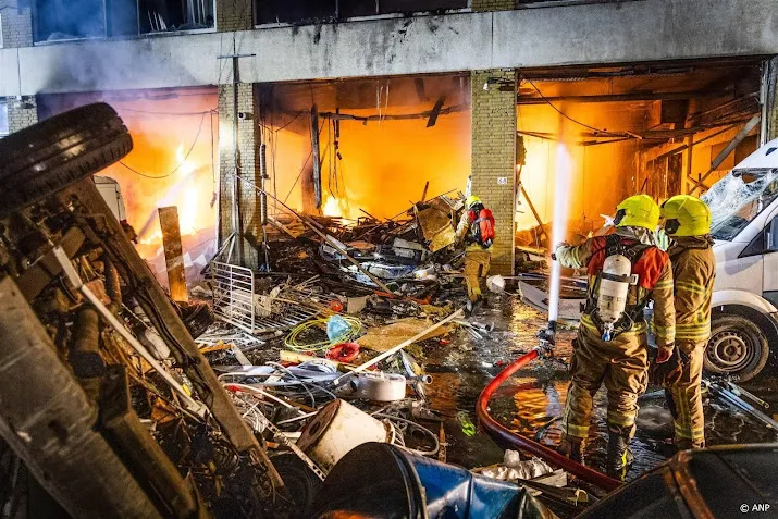 brandweer rotterdam was een enorme explosie met heel veel schade