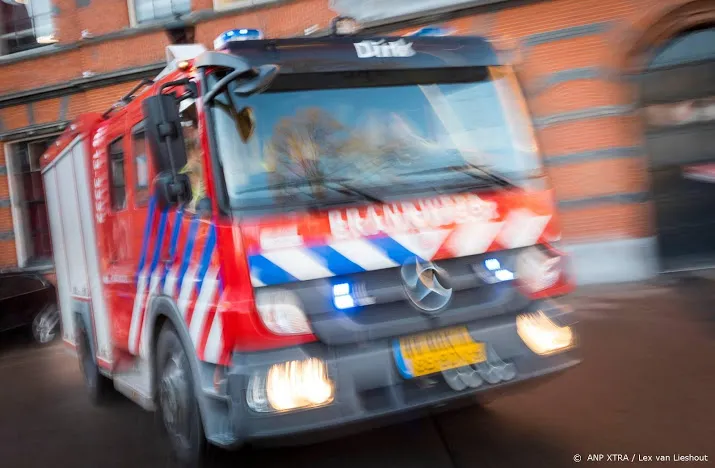 brandweer stuit op drugslab in brandende keet in weert