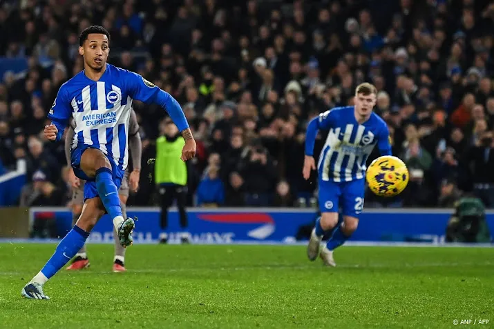 brighton haalt uit en scoort viermaal tegen tottenham hotspur