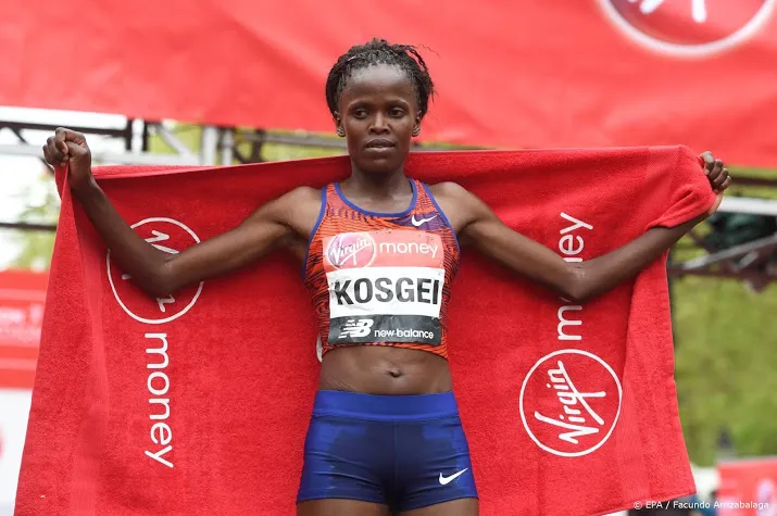 brigid kosgei loopt wereldrecord marathon