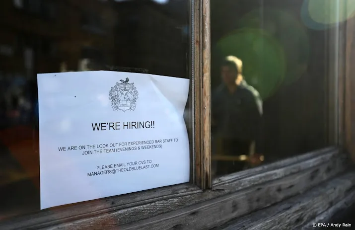 britse arbeidsmarkt groeit sterk ondanks toename besmettingen
