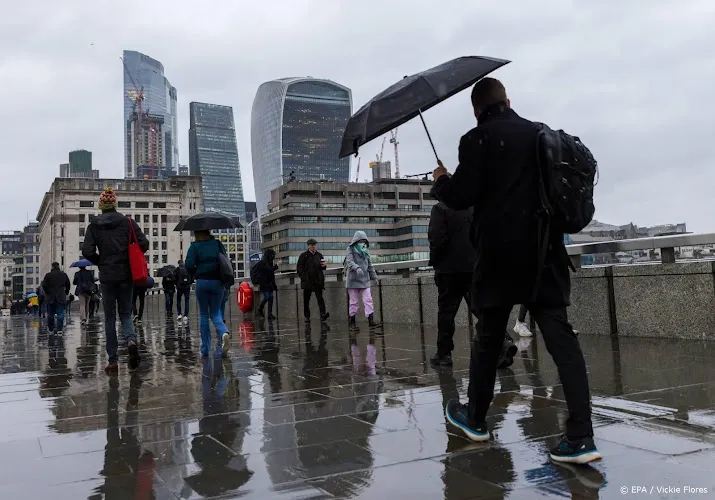 britse economie piekte voor inval oekraine boven pre crisisniveau