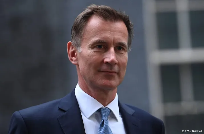 britse minister van financien probeert zorgen markt weg te nemen