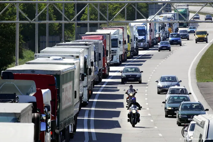 britse minister waarschuwt voor rijen trucks bij grens