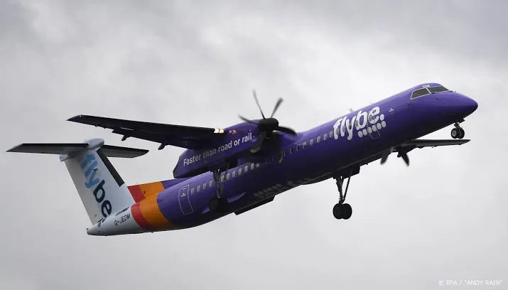 britse overheid houdt luchtvaartonderneming flybe in de lucht