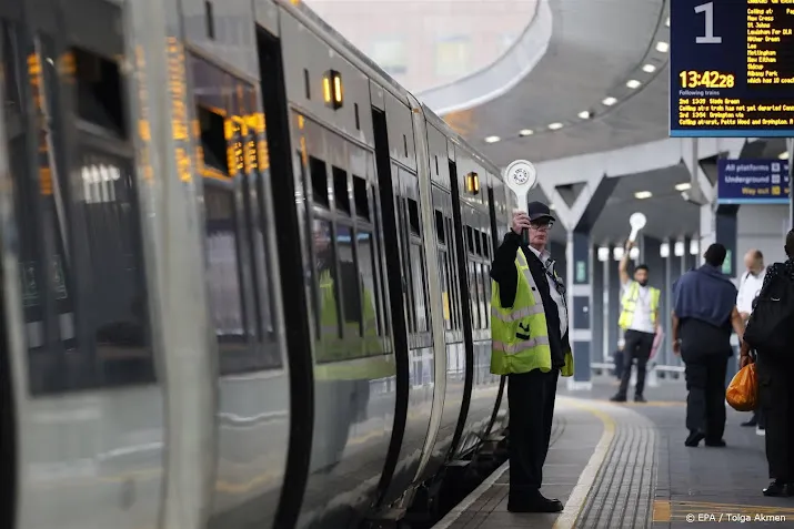 britse spoormedewerkers geven fiat voor meer stakingen op spoor