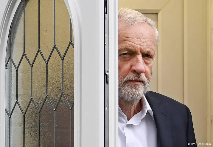 britse superrijken op de vlucht voor corbyn