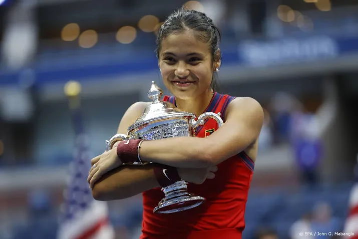 britse tennisster raducanu 18 pakt titel op us open