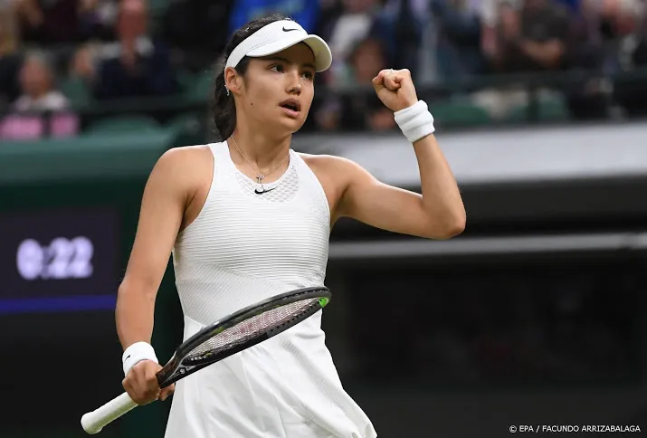 britse tienersensatie raducanu moet opgeven op wimbledon