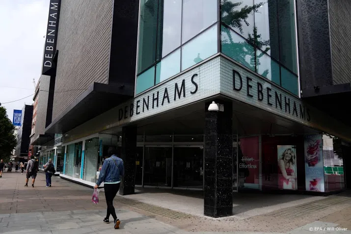 britse warenhuisketen debenhams bijna ten onder